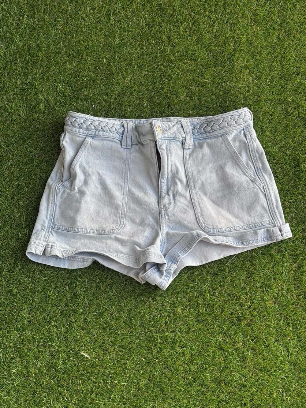 American Eagle Stretch Denim Braided Waistband Mom Shorts Light Wash Size 12